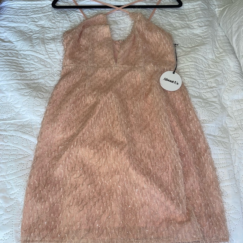About Us- pink/peach texture dress size 4